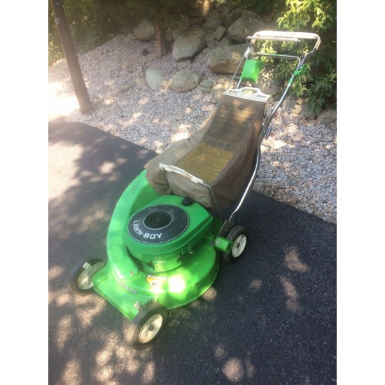 Vintage Lawn Boy 2-Cycle Lawn Mower, Model 8673 - F Type Engine 1983 Steel Deck